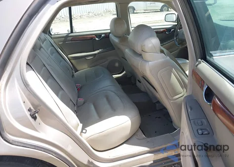 2003 Cadillac Deville Standard z USA, uszkodzony, nr VIN 1G6KD54Y03U279170